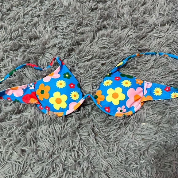 too small - Picture 3 of 3